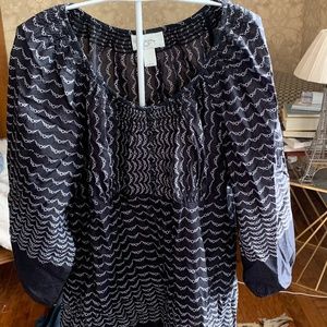 Ann Taylor loft bottom‎ zip blouse. Worn a few times.